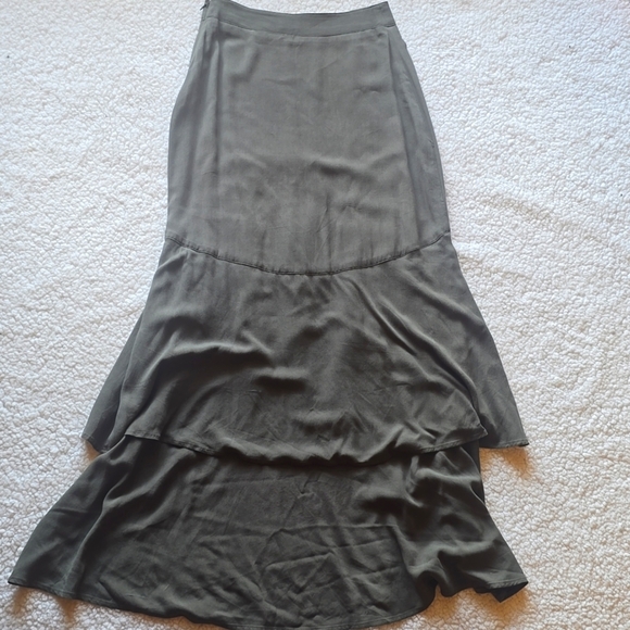 Express Ruffle High Low Maxi Skirt - Picture 9 of 12